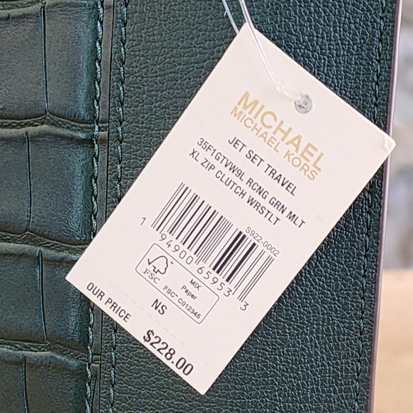 ⚠️LAST 1⚠️ Michael Kors Jet Set XL Zip Clutch Wristlet Green - Picture 5 of 6